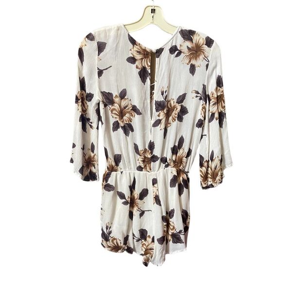 ONEILL size S jumpsuit (shorts) crepe floral lace up front key hole back. - Picture 2 of 7